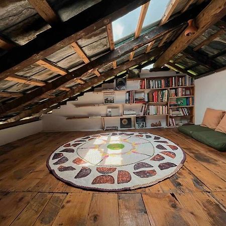 BīrThe Attic Library别墅 外观 照片