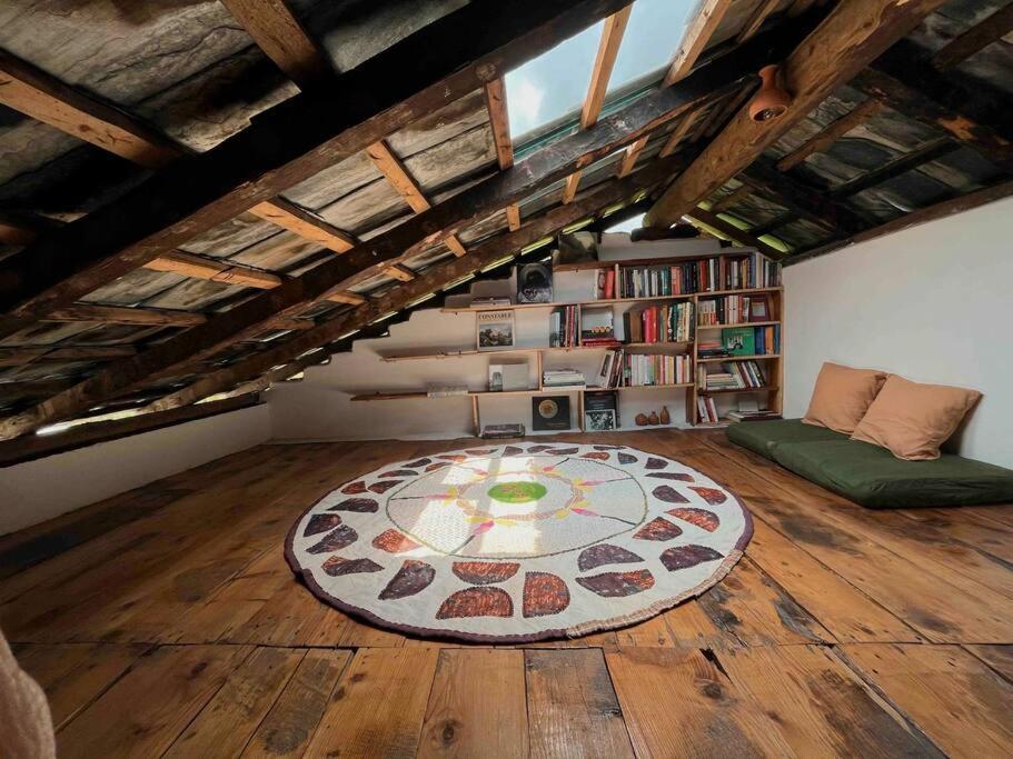 BīrThe Attic Library别墅 外观 照片