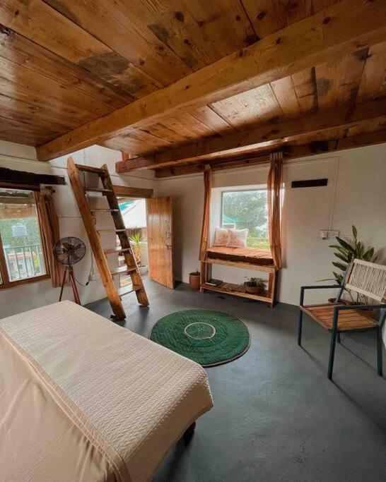 BīrThe Attic Library别墅 外观 照片